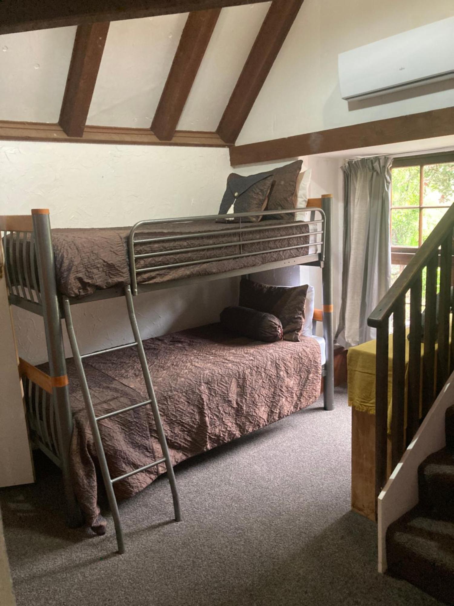 The Chalet Bed And Breakfast-Peace And Quiet In The Country 12 Minutes From City Dunedin Eksteriør bilde