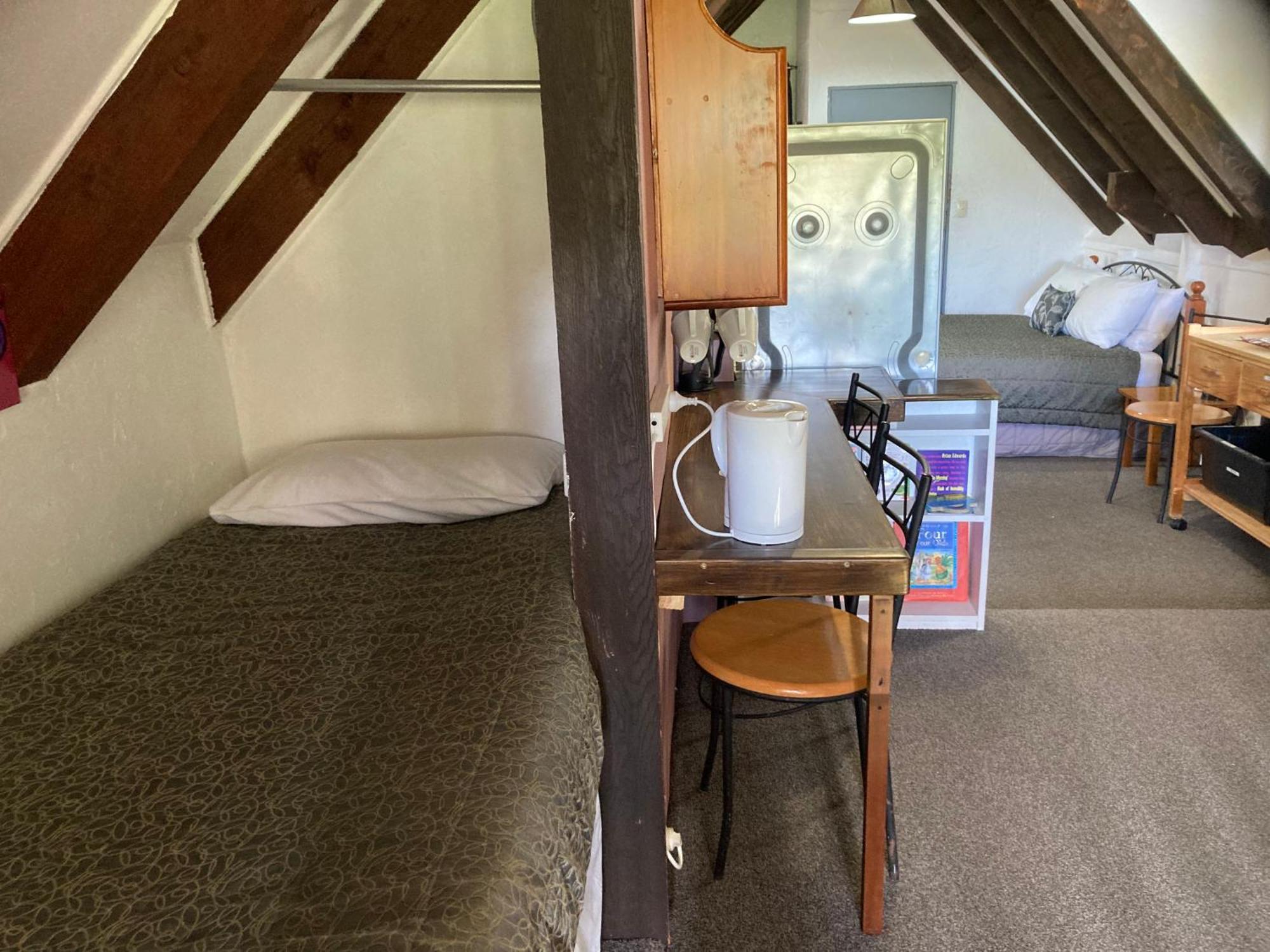 The Chalet Bed And Breakfast-Peace And Quiet In The Country 12 Minutes From City Dunedin Eksteriør bilde