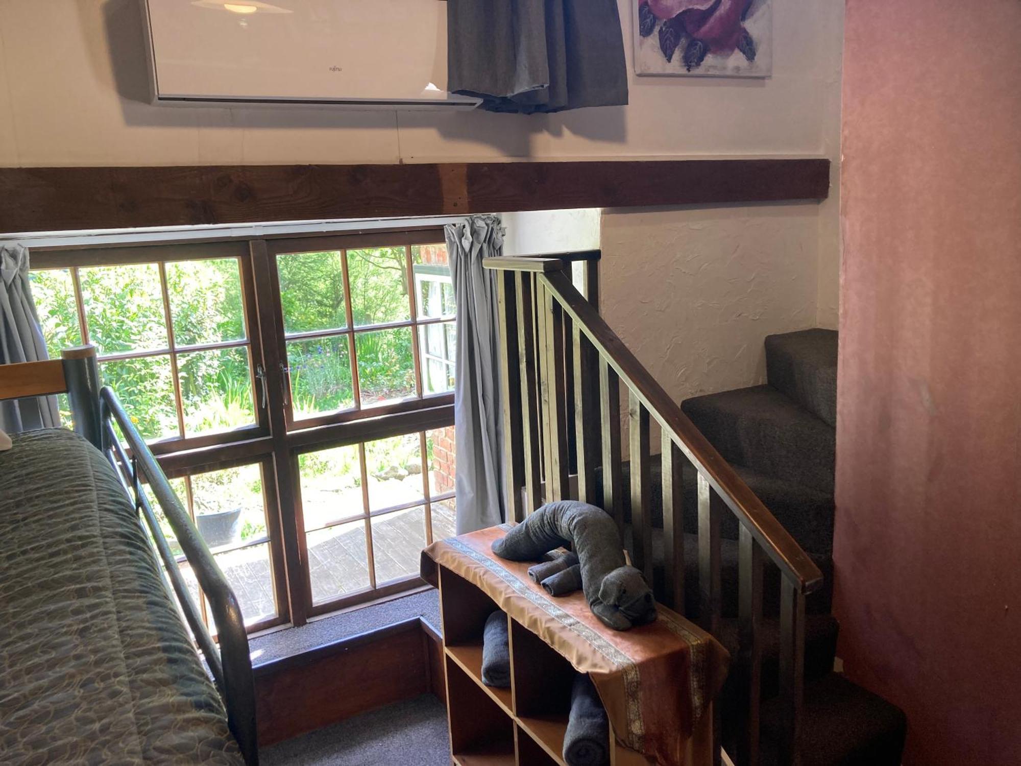 The Chalet Bed And Breakfast-Peace And Quiet In The Country 12 Minutes From City Dunedin Eksteriør bilde