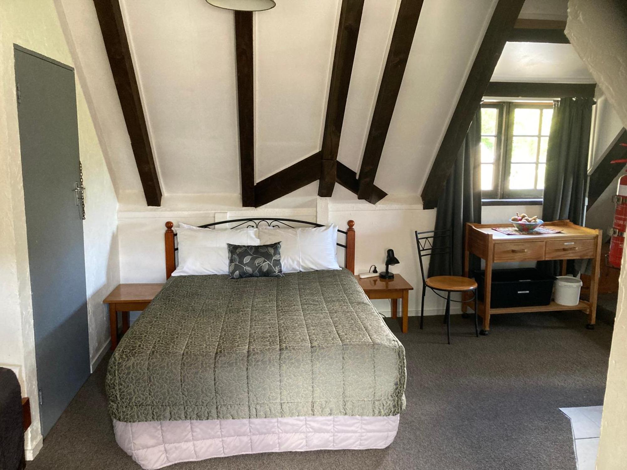 The Chalet Bed And Breakfast-Peace And Quiet In The Country 12 Minutes From City Dunedin Eksteriør bilde
